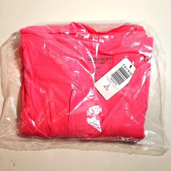 ❤NWT VINTAGE TORRID TUNIC SUPER SOFT V-NECK PINK BELL BUTTERFLY SLEEVE TEE - 2X - Picture 6 of 9